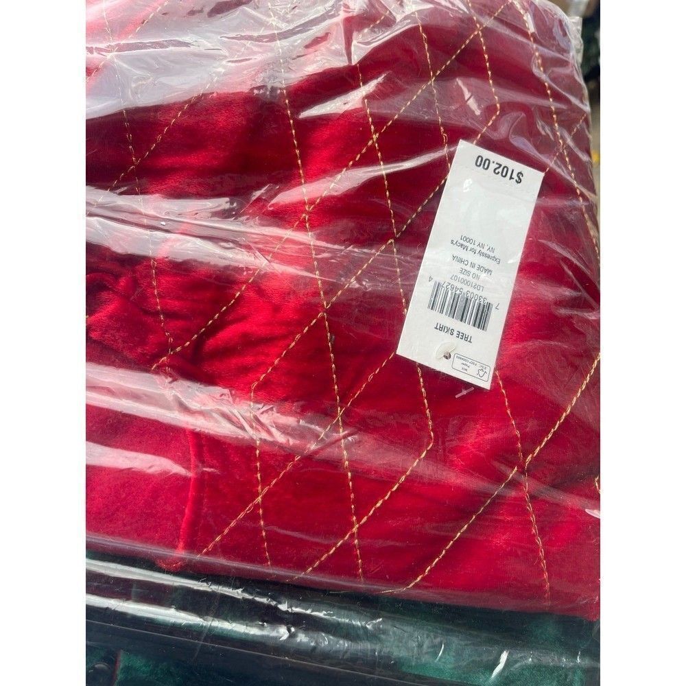 Holiday Lane Red Center with Green Border Tree Skirt